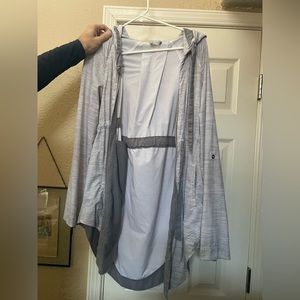 Lululemon windbreaker